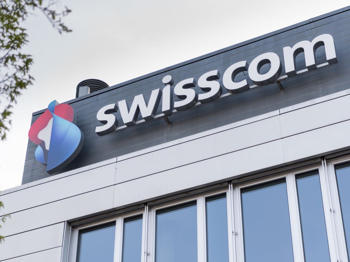 Swisscom acquisisce Vodafone Italia per 8 miliardi: sì all'unione con Fastweb