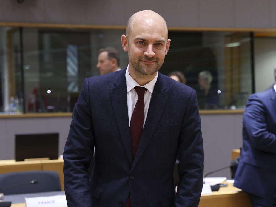 Groenlandia, Francia avverte: L’Ue non lascerà attaccare i suoi confini sovrani