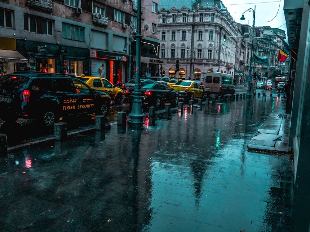 Romania, la democrazia in una bara: vento nero e piazze infuocate