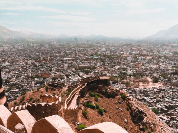 Giappone, si guarda già al dopo crisi: allo studio settimana lavorativa di 4 giorni