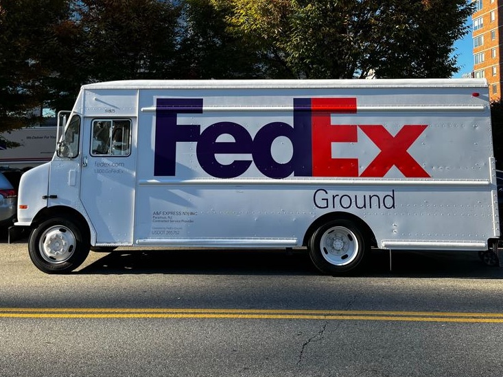 Usa: FedEx annuncia tagli e risparmi dopo crollo delle sue attività