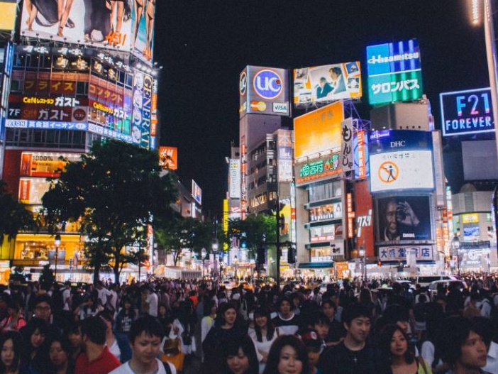 Il Giappone è sempre più anziano: si riduce numero bambini e ragazzi