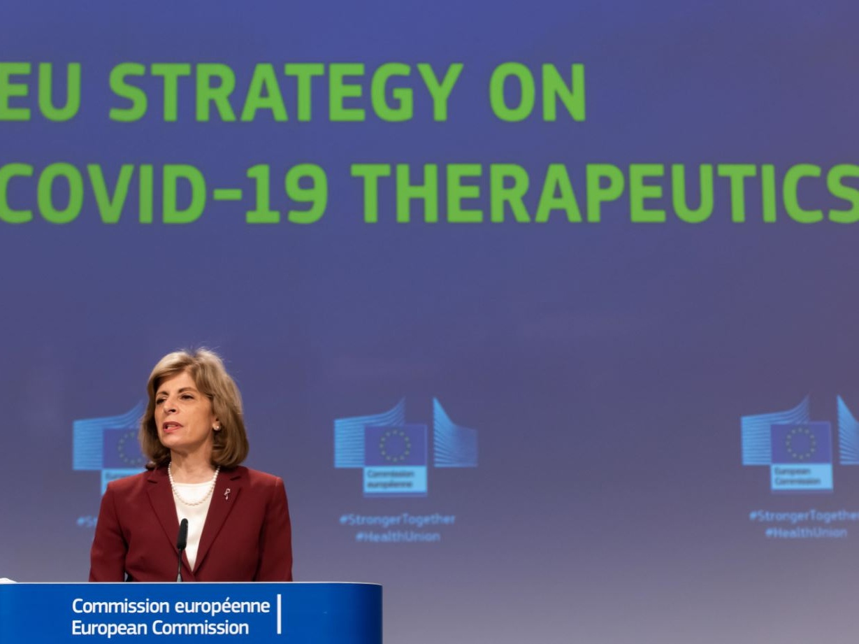 Ue, Kyriakides: Non abbassare la guardia: vanno vaccinate più persone possibile