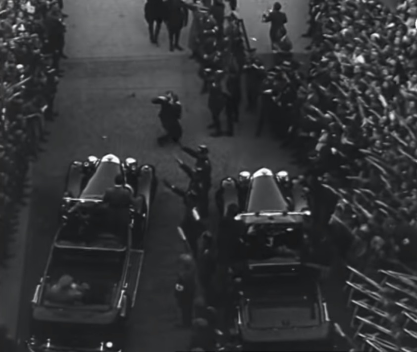 Quanti affari all'ombra della svastica