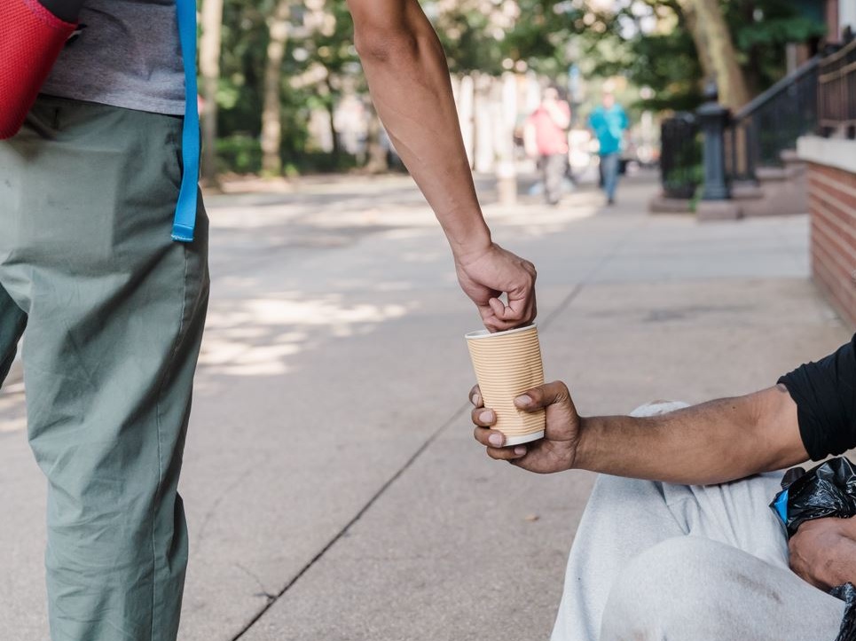 Usa: molti americani si scoprono poveri, file ai banchi alimentari