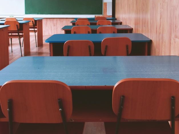 Scandalo in Texas: a scolari vivaci distribuiti adesivi a base di sonniferi