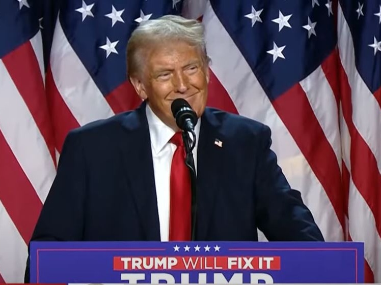 Il trionfo di Trump: Abbiamo fatto la storia, aiuteremo il Paese a riprendersi