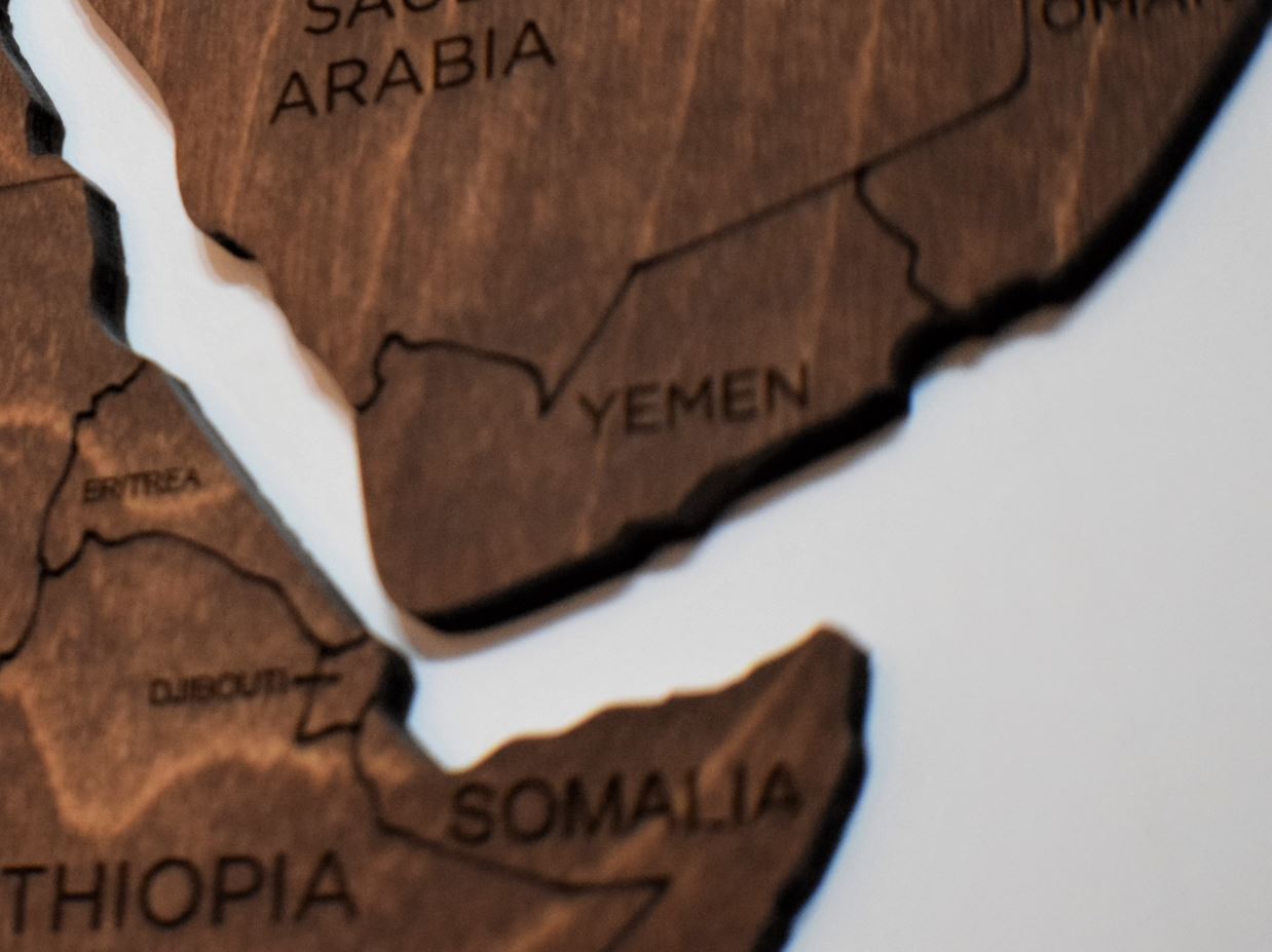 Un attentato accoglie ad Aden il nuovo governo dello Yemen