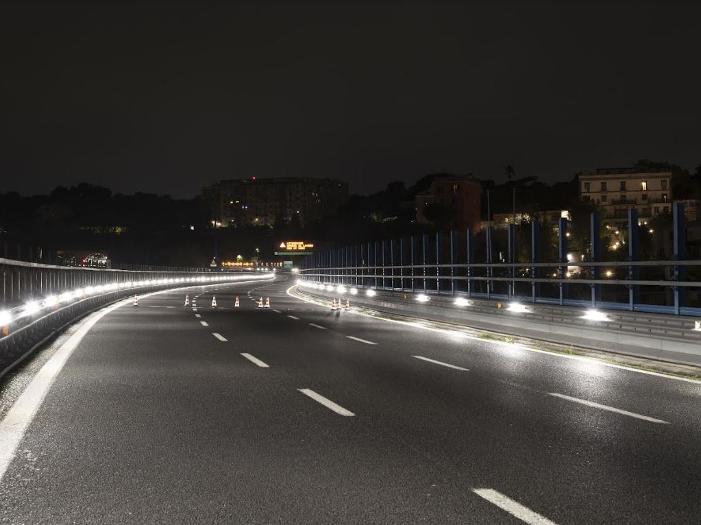 ASPI sperimenta un innovativo sistema di segnaletica attiva a luce radente