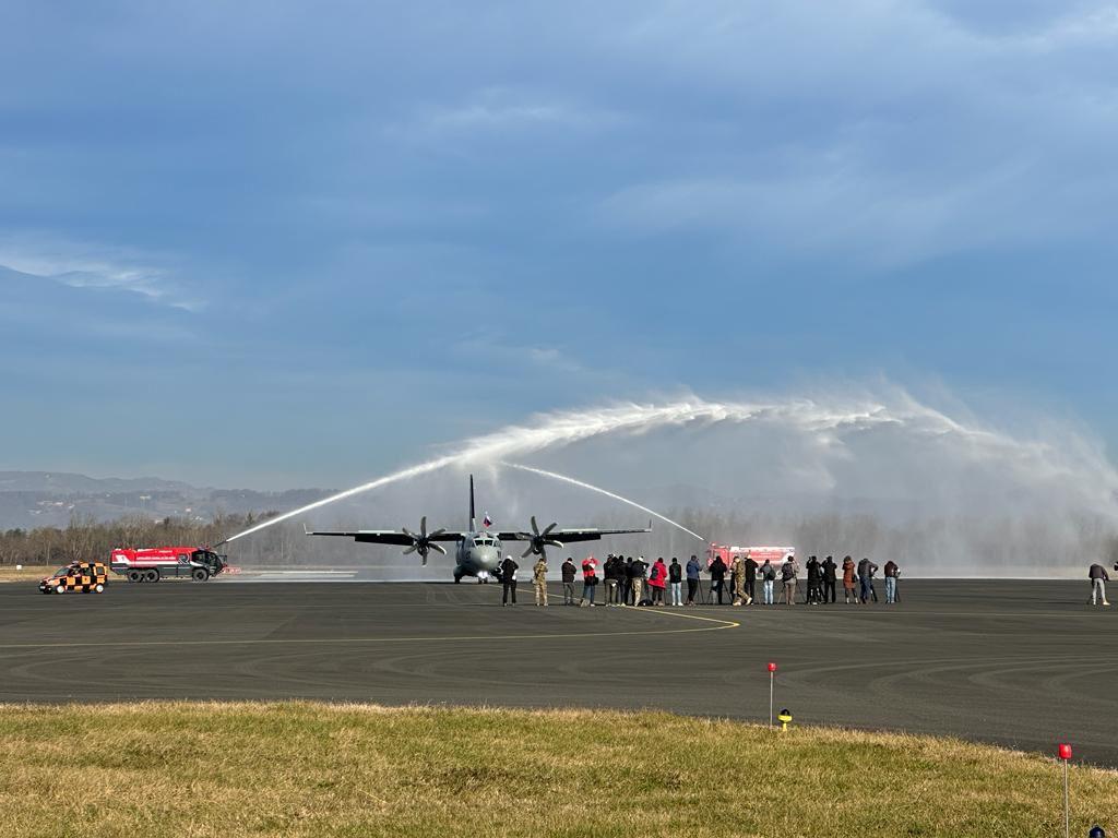 Leonardo consegna alla Slovenia il primo velivolo C-27J Spartan