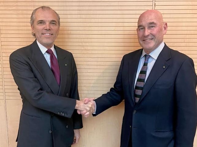 FIEG e IP: accordo per l'installazione di distributori automatici di giornali nelle stazioni di rifornimento