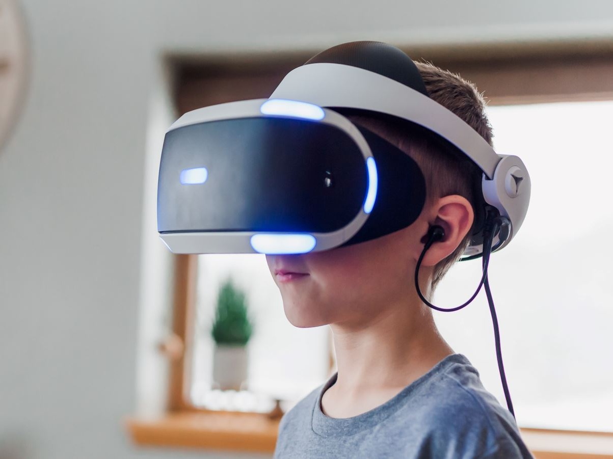 Tech: Sony svela le caratteristiche del nuovo visore per la realtà virtuale