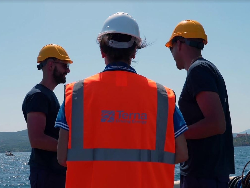 Terna potenzia l'innovazione per una gestione sostenibile delle infrastrutture elettriche sottomarine