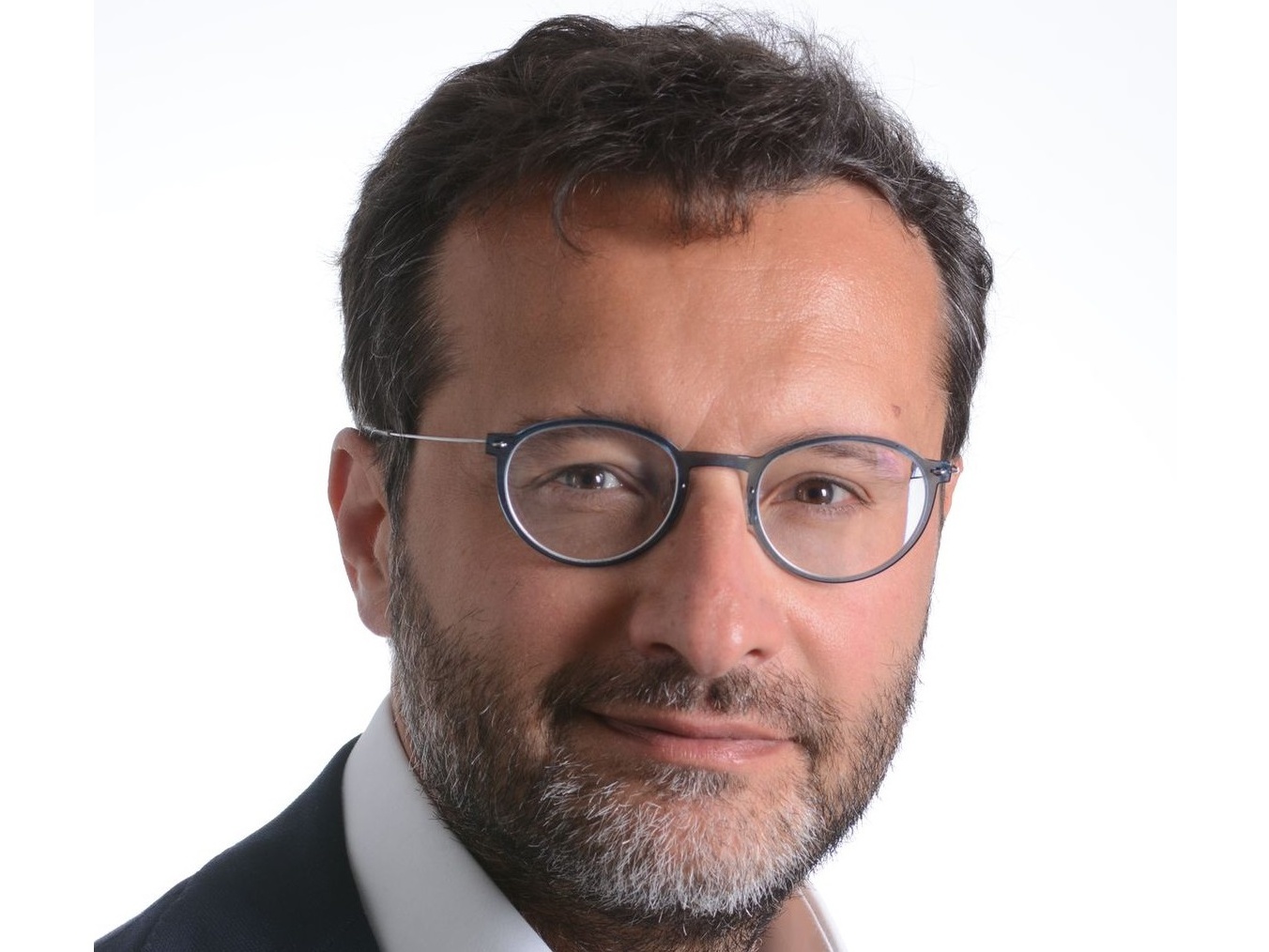 Sondaggio EY: 1 italiano su 2 pronto a viaggiare, combinando vacanza e lavoro