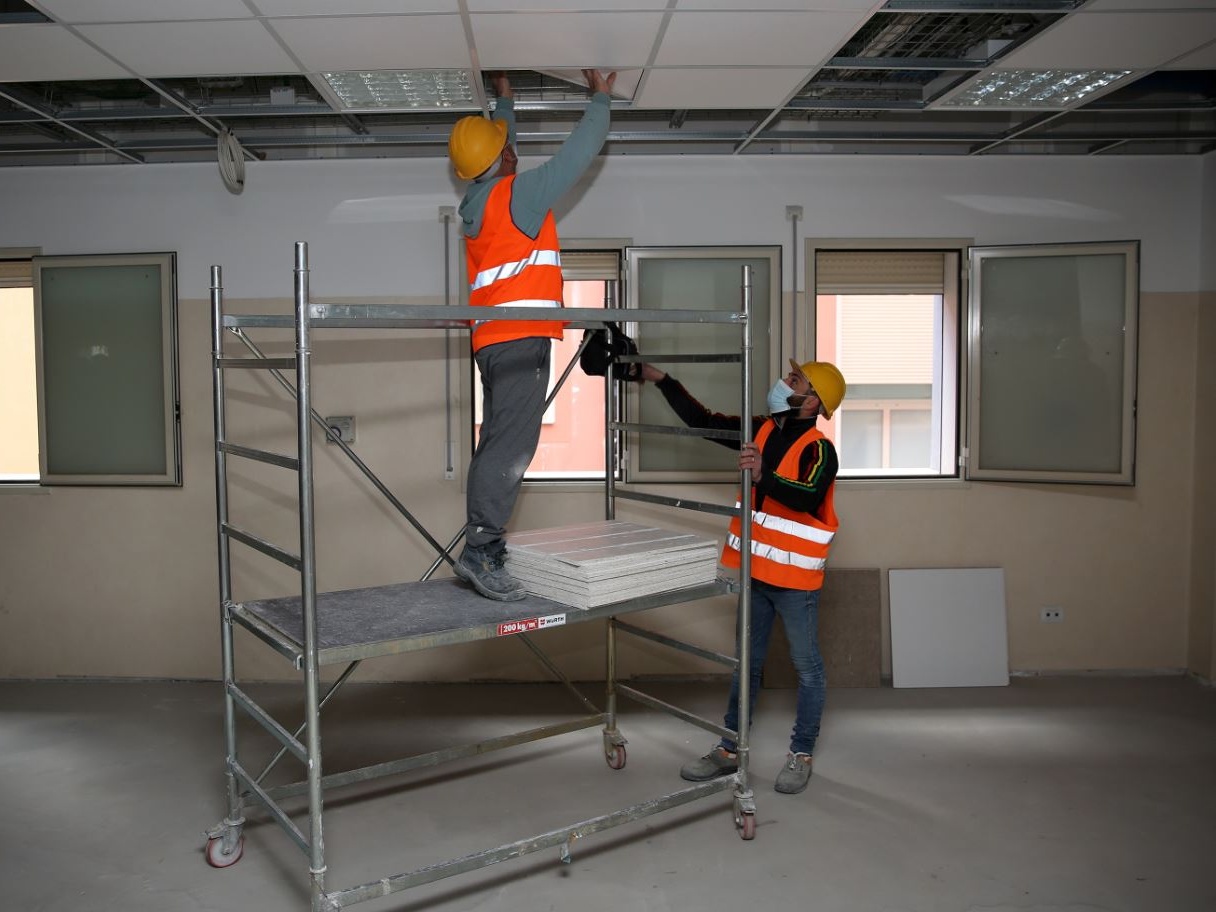 Istat: Nel 2020 persi 456.000 occupati, record storico negativo: ore lavorate giù del 13,6%