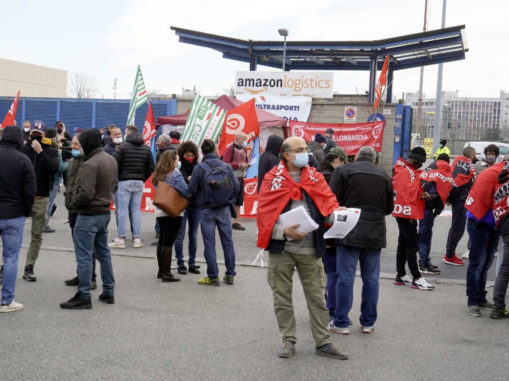 Sciopero alla Amazon: sotto accusa anche i pesantissimi carichi di lavoro