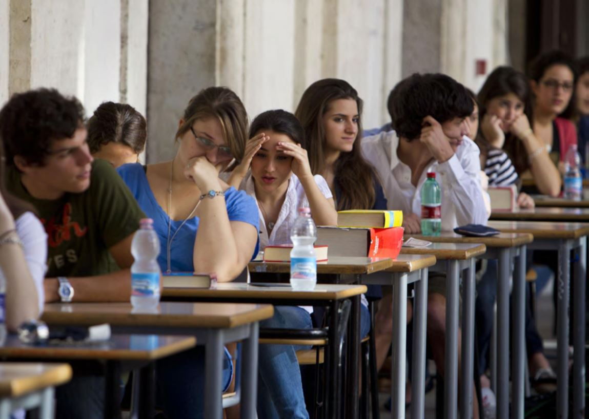 Scuola: rincari del 6,6% per l'annata 2024/2025