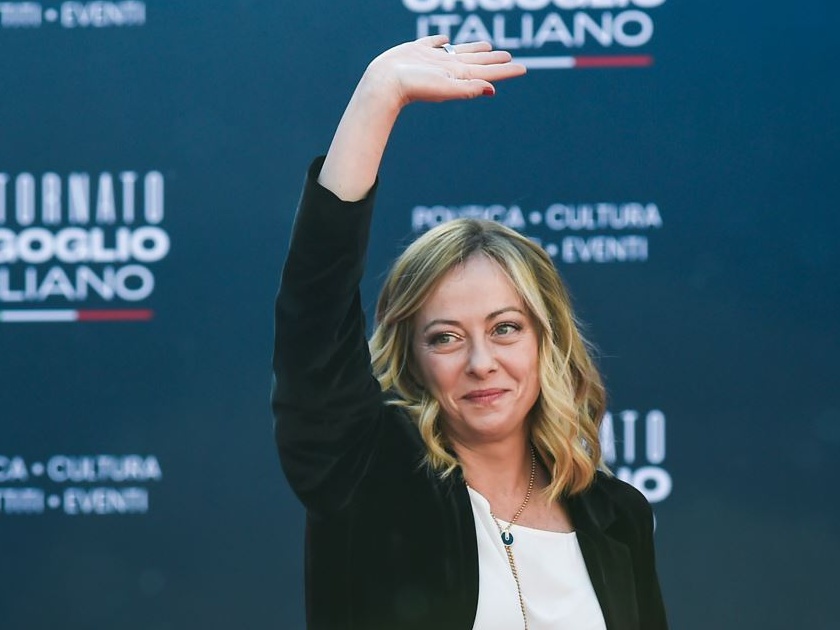 Per Meloni la conferenza stampa un vero banco di prova