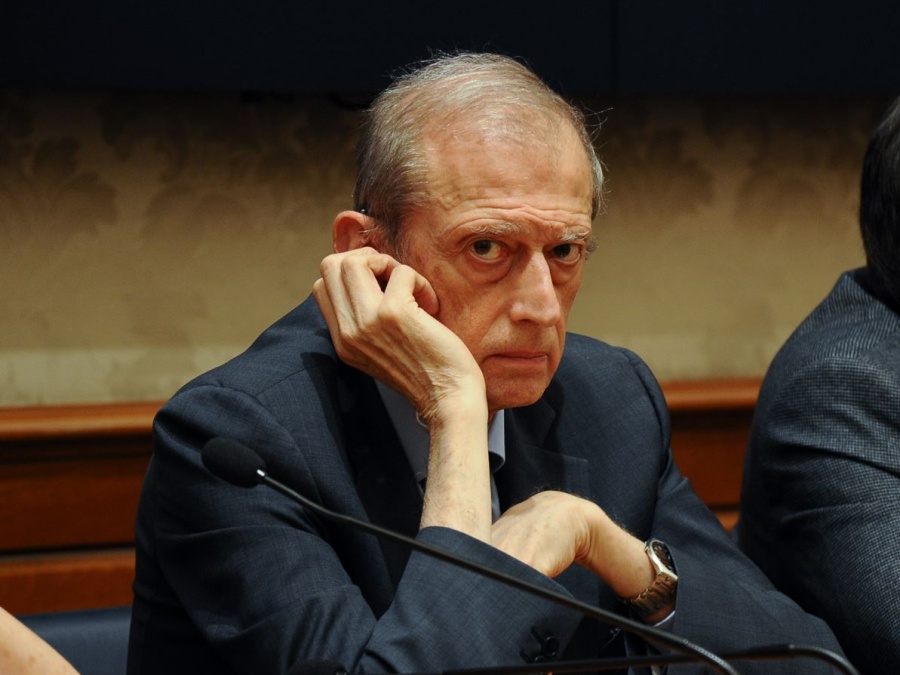 La strana guerra di Piero (Fassino)