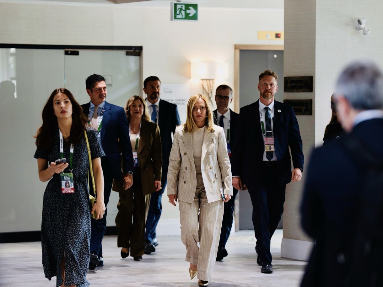 Vertice informale a Kananaskis, primo confronto tra Meloni, Macron, Merz, Starmer e Carney