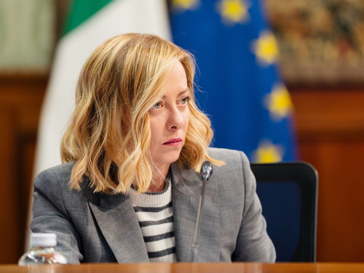 Meloni in Parlamento: doppio appuntamento tra tensioni politiche e sfide economiche