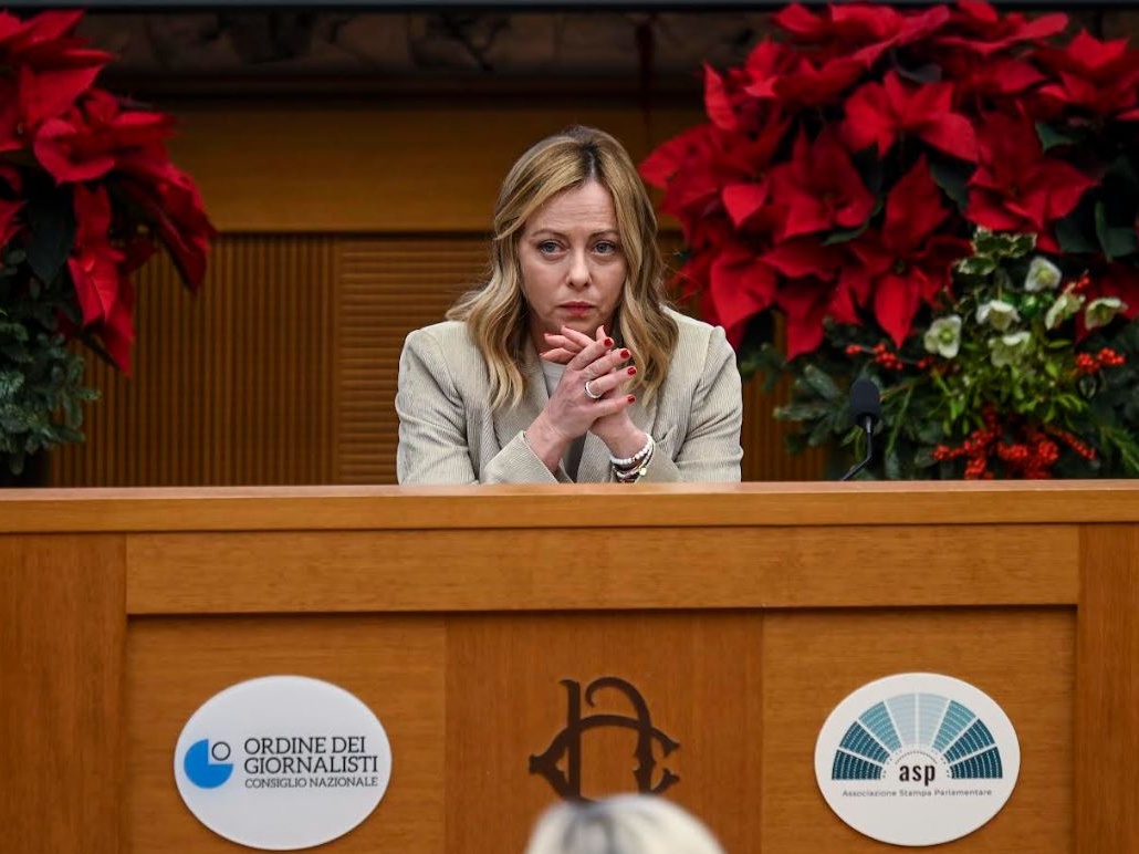 Giorgia Meloni supera le insidie della conferenza stampa, anche se...