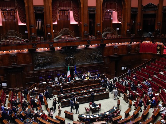 Legge elettorale, nel centrodestra prende forma l’ipotesi proporzionale con premio: il dossier trapelato oggi sui giornali