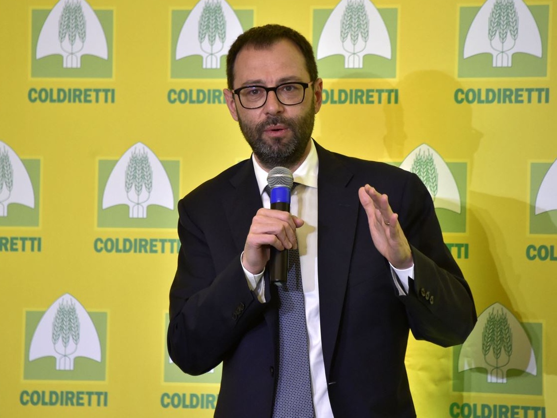 Cibus, il ministro Patuanelli: L'agroalimentare italiano guarda al 2022 con ottimismo
