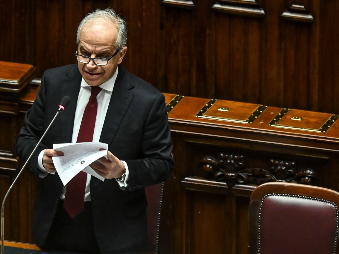 Cronache dai Palazzi: giusto condannare le manganellate, ma basta strumentalizzazioni