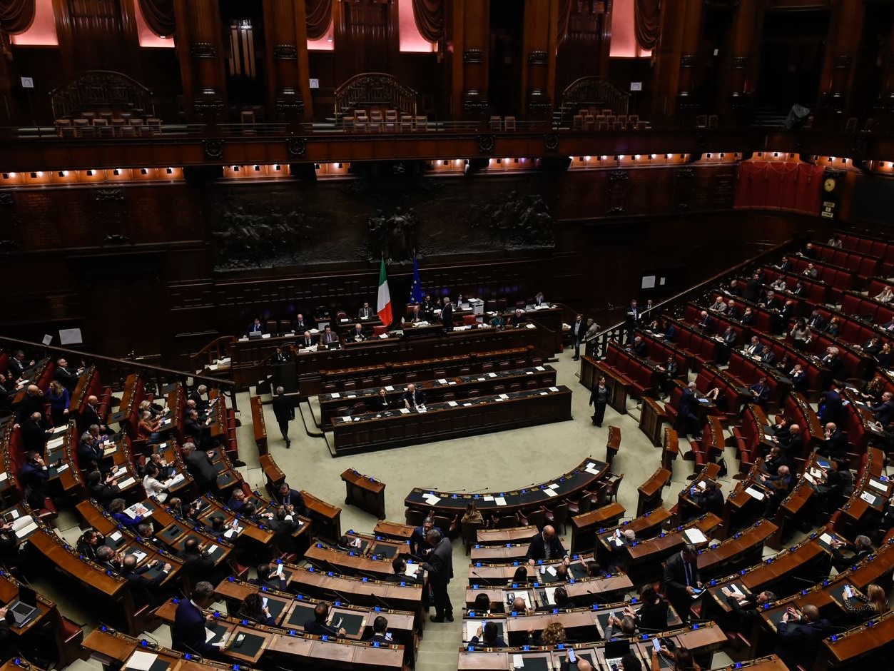 Milleproroghe, via libera definitivo: novità su fisco, contratti e polizze
