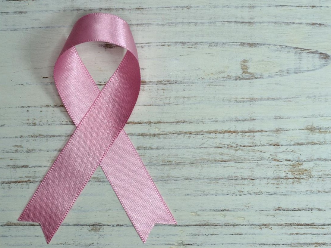Il vantaggio al femminile contro il cancro: perché le donne vivono di più, ma non sempre meglio