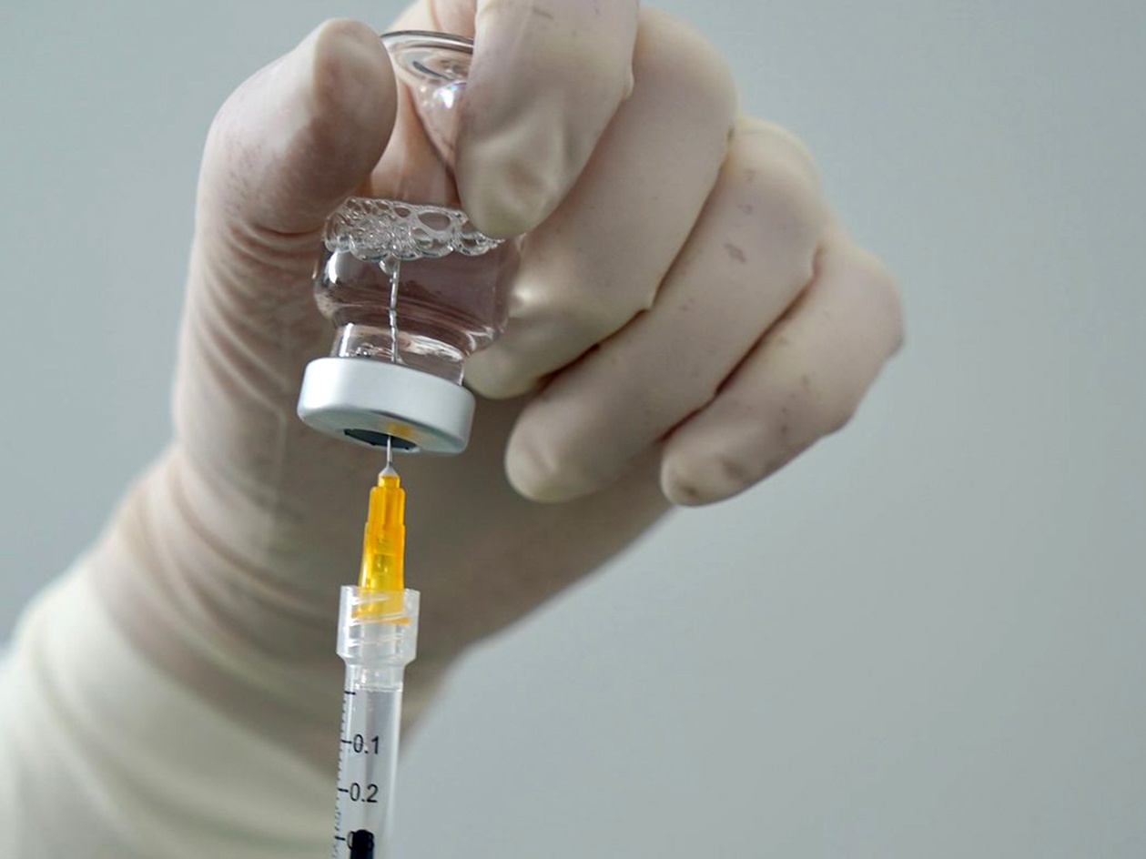 Covid-19, AstraZeneca: in Francia segnalati effetti collaterali tra i sanitari vaccinati