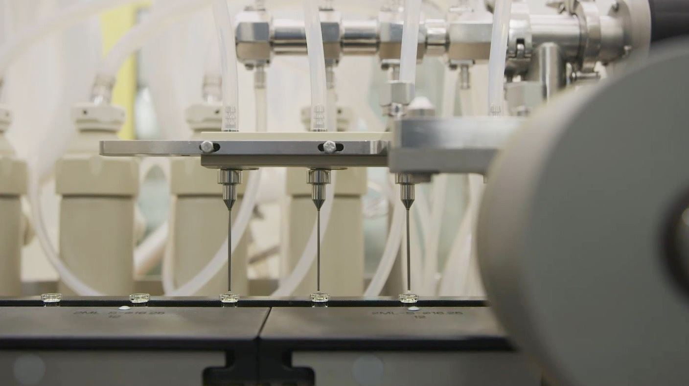 Covid-19: Pfizer chiede di potere distribuire subito il suo vaccino