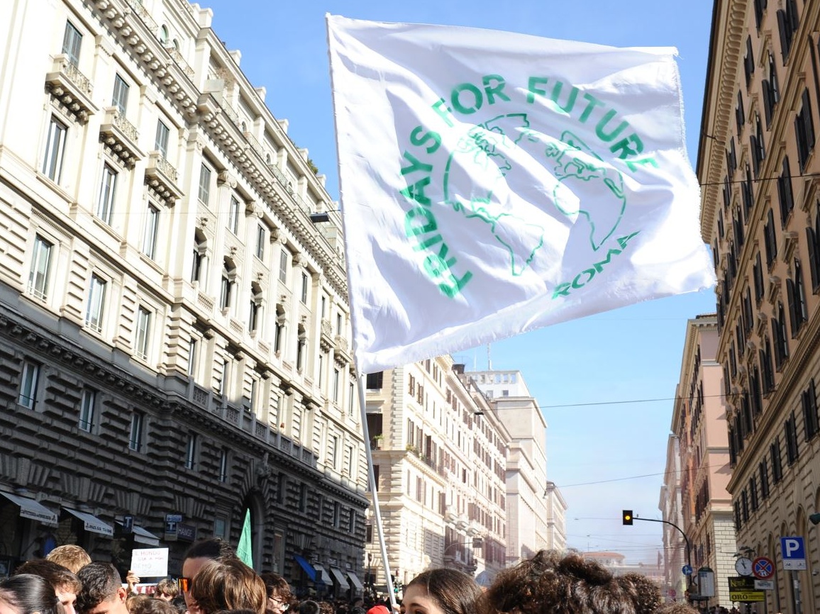 Clima, Fridays for Future in piazza: protesta in 35 città italiane