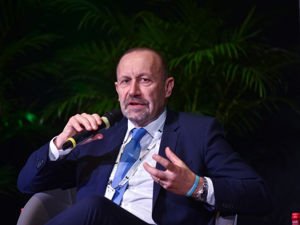 Transizione energetica, accordo tra GSE e Confcommercio per sostenere la decarbonizzazione delle imprese