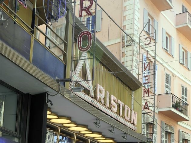 Sanremo 2025: la denuncia del Codacons e l’eterno ritorno della “casta” discografica