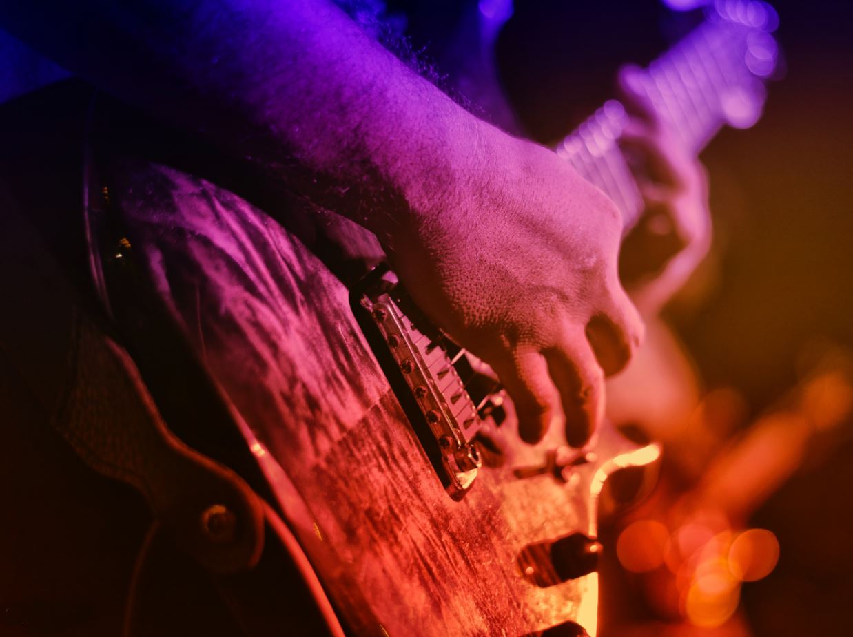 Musica: sempre più star cedono i diritti delle loro canzoni