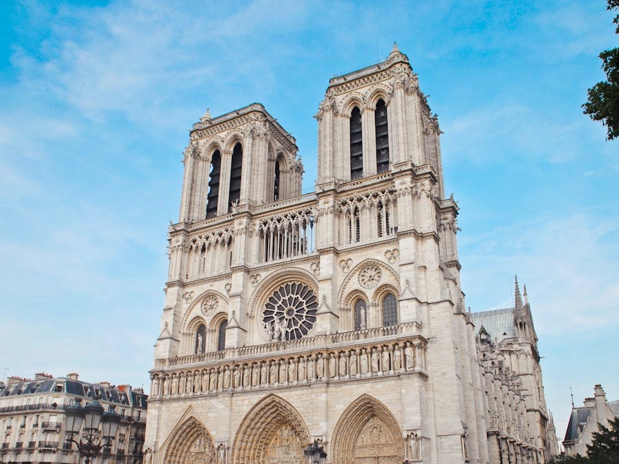 Notre-Dame: svelato il mistero del sarcofago del cavaliere e altre scoperte dagli scavi archeologici
