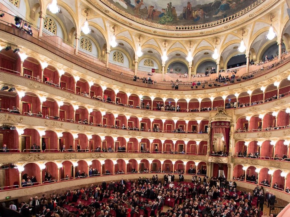 Tosca, 125 anni di emozioni: l’applauso commosso dell’Opera di Roma