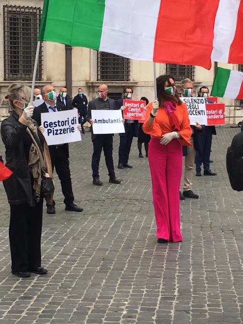 Covid-19: è il momento di pensare ai ''cittadini di serie B''