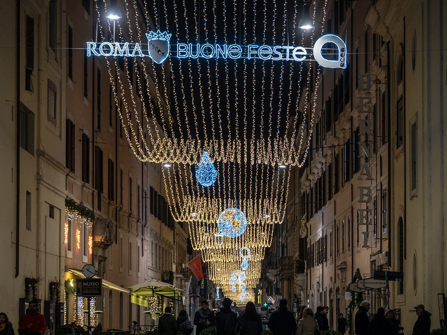 Acea: inaugurate luminarie natalizie a Roma dedicate al Giubileo