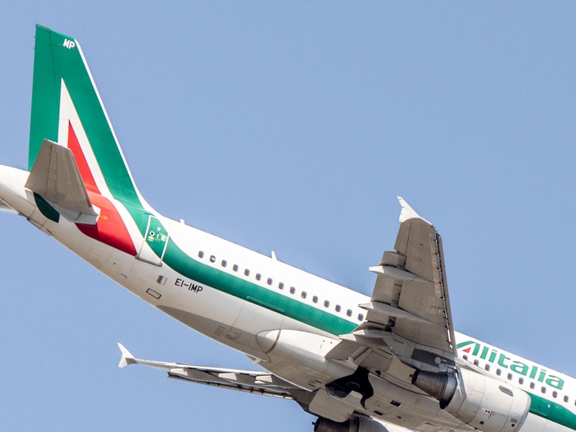Si chiude nei rimpianti l'inarrestabile parabola discendente di Alitalia