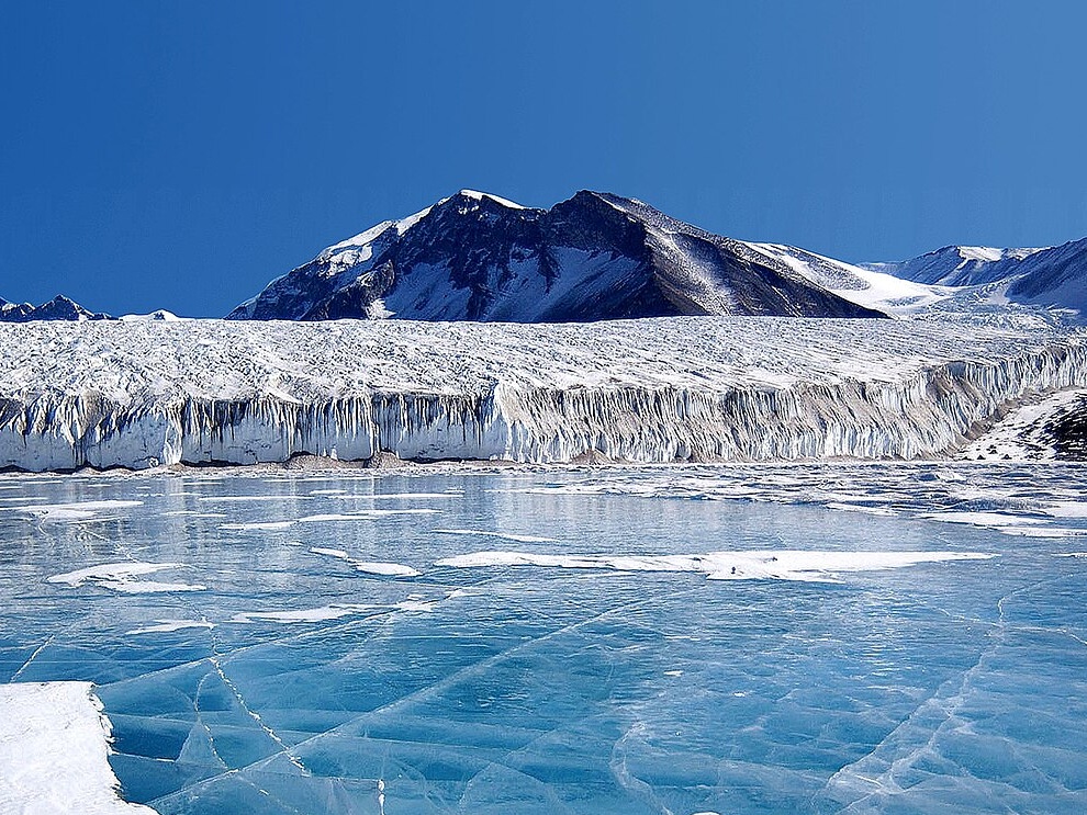 Ghiacci polari ai minimi storici: Copernicus lancia l’allarme, temperature globali sempre più alte