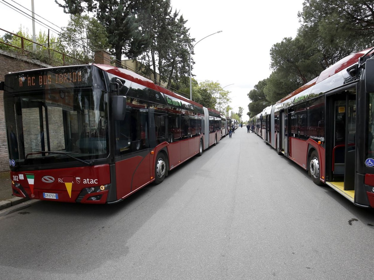 Bonus trasporti, la geografia delle disuguaglianze: dove gli studenti viaggiano gratis e dove no