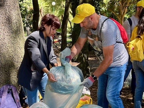 BNP Paribas e Legambiente: raccolti oltre 1.300 kg di rifiuti in aree verdi urbane