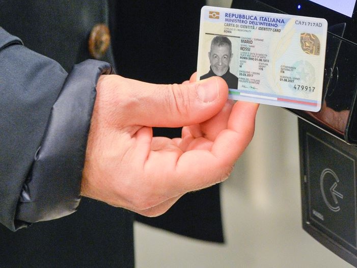 Carta d'identità vo cercando, ch'è sì cara
