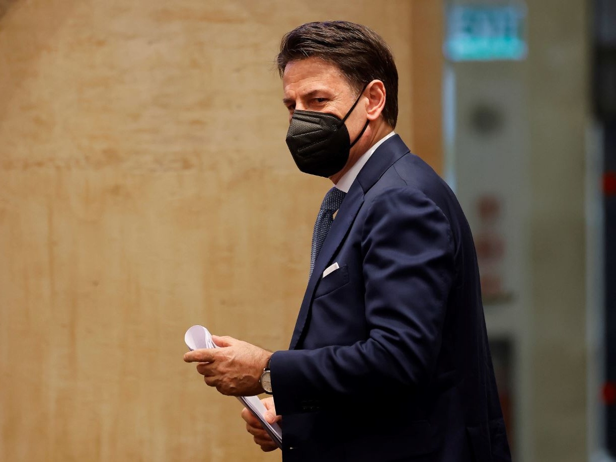 Cinque Stelle: Grillo contro Conte, tutti gli altri contro Grillo