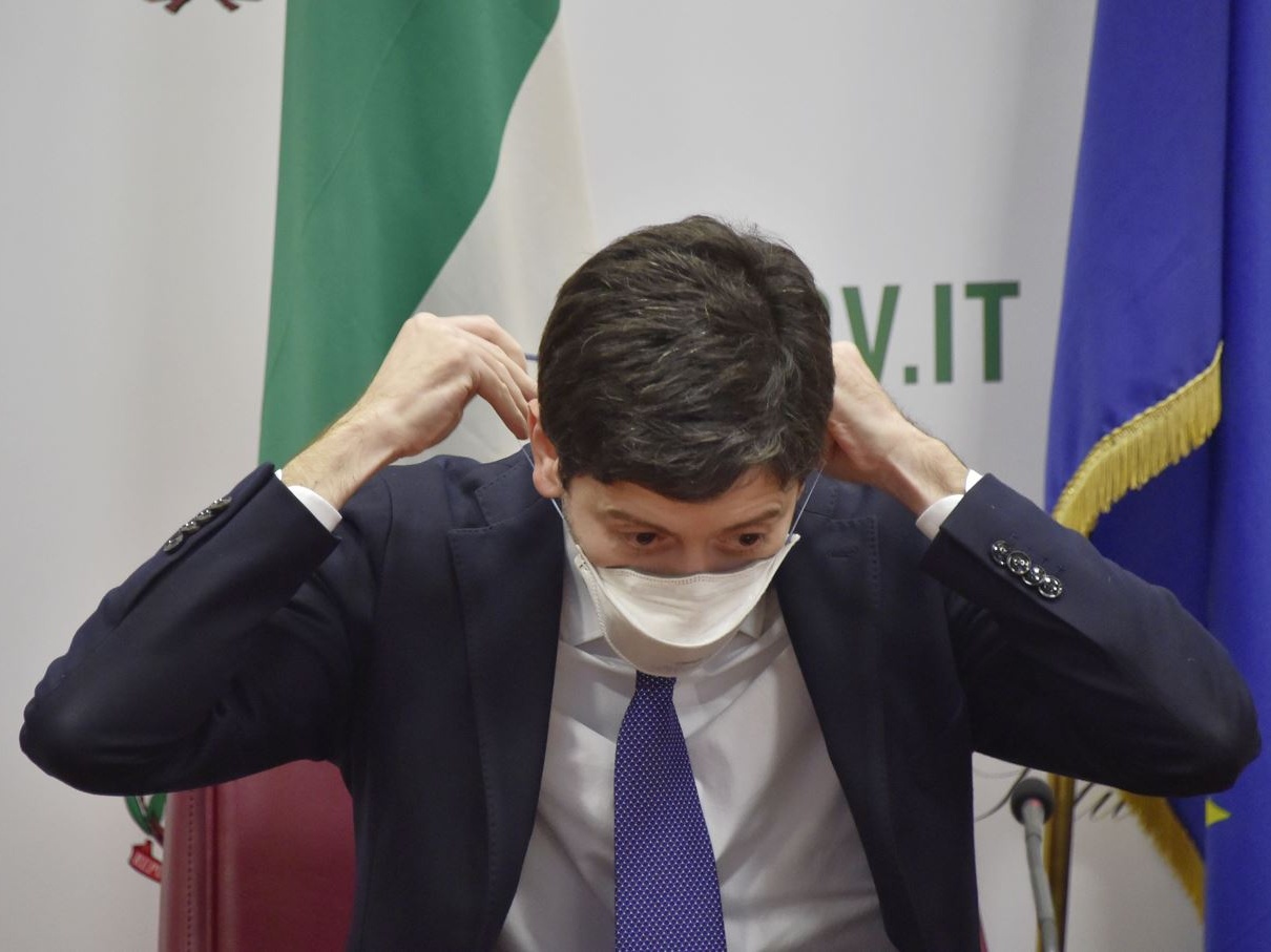 Covid-19: chi deve decidere, la Politica o la Scienza?