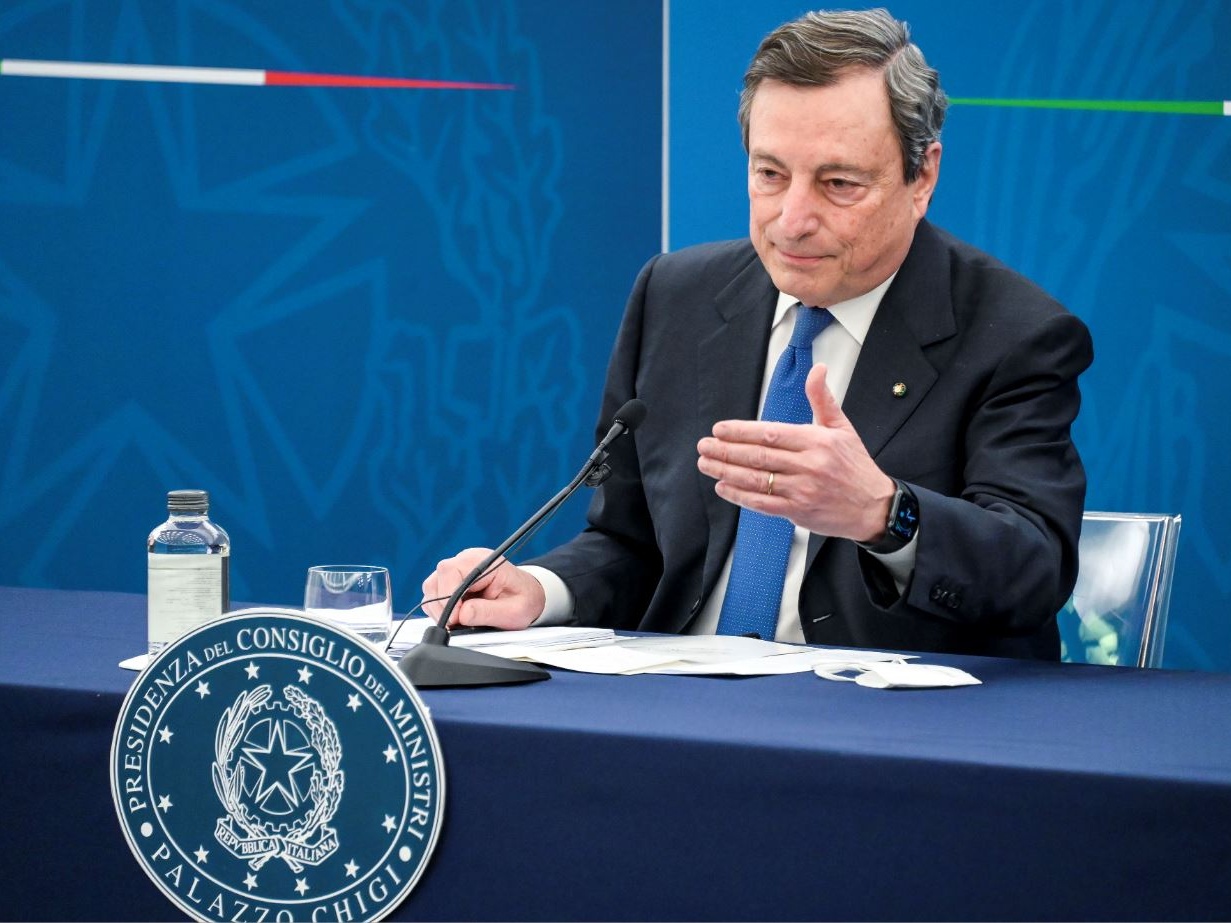 Draghi manda in soffitta Conte, bacchettando Erdogan e i furbi del vaccino