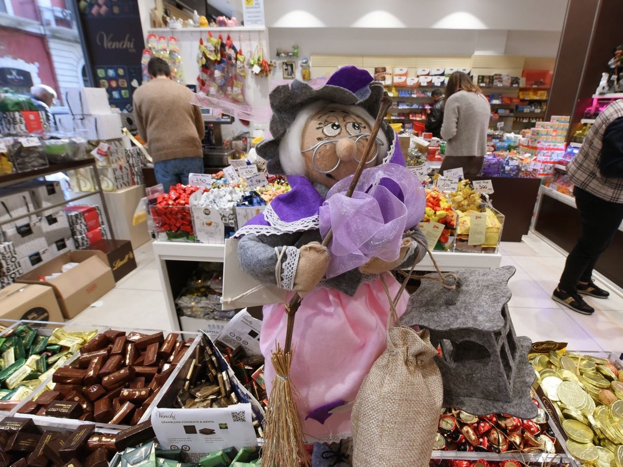 Epifania 2025: spesa stabile a 2,3 miliardi di euro, ma cresce l'attenzione al risparmio